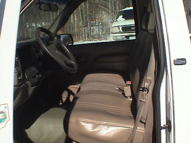 1998 Chevrolet C2500 4WD 4dr Sport