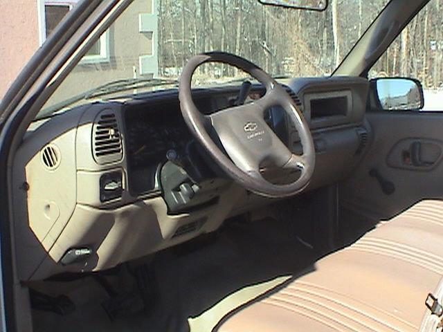 1998 Chevrolet C2500 4WD 4dr Sport