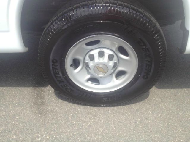 2010 Chevrolet C2500 EX Sedan AUTO