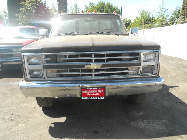 1986 Chevrolet C30 ES 2.4L AUTO