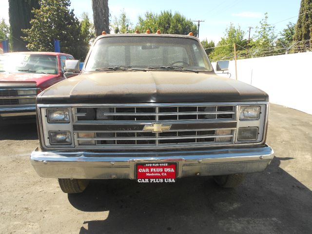 1986 Chevrolet C30 ES 2.4L AUTO