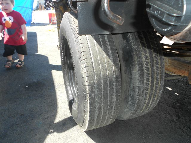 1986 Chevrolet C30 ES 2.4L AUTO