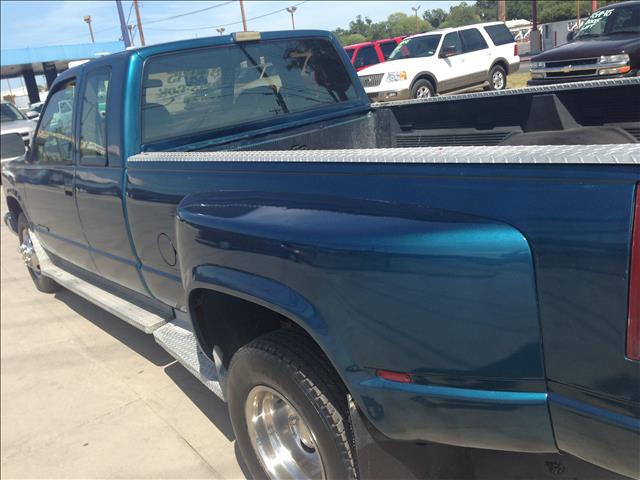 1993 Chevrolet C3500 4dr Sdn Auto GLS w/XM