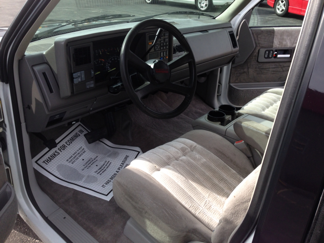 1994 Chevrolet C3500 4dr Sdn Auto GLS w/XM