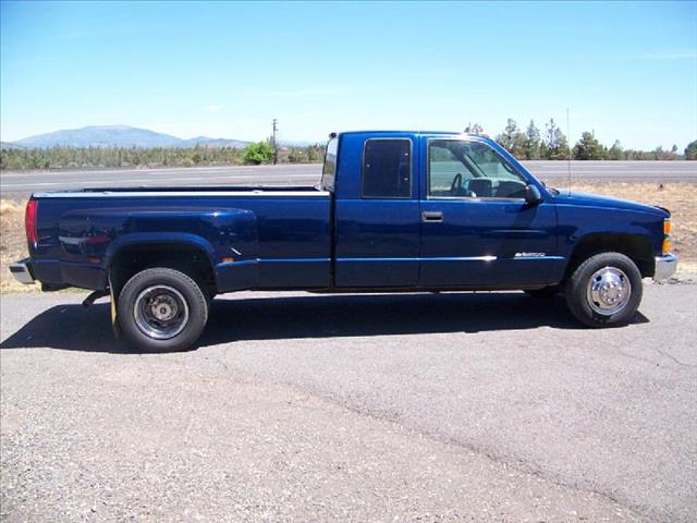 1999 Chevrolet C3500 Reg. Cab 6.5-ft. Bed 2WD