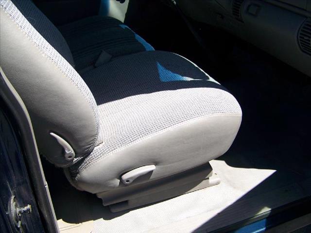 1999 Chevrolet C3500 Reg. Cab 6.5-ft. Bed 2WD