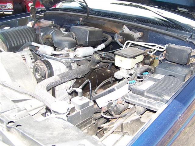 1999 Chevrolet C3500 Reg. Cab 6.5-ft. Bed 2WD