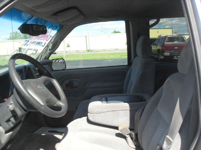 1999 Chevrolet C3500 Signature L Sedan 4D