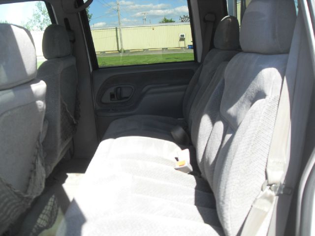 1999 Chevrolet C3500 Signature L Sedan 4D