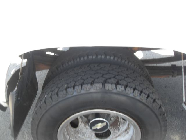 1999 Chevrolet C3500 Signature L Sedan 4D