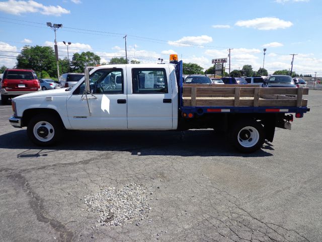 1999 Chevrolet C3500 Signature L Sedan 4D