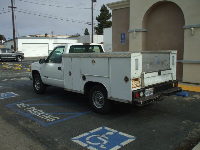 2000 Chevrolet C3500 Lariat 4D Crew Cab Truck