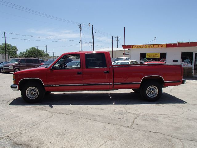 2000 Chevrolet C3500 Signature L Sedan 4D