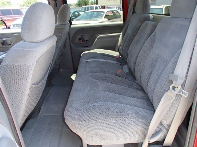 2000 Chevrolet C3500 Signature L Sedan 4D