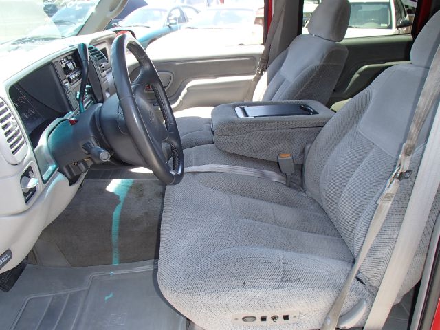 2000 Chevrolet C3500 Signature L Sedan 4D