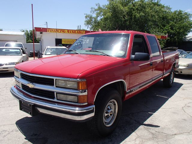 2000 Chevrolet C3500 Signature L Sedan 4D