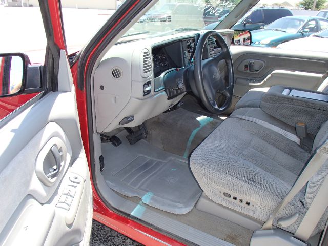2000 Chevrolet C3500 Signature L Sedan 4D
