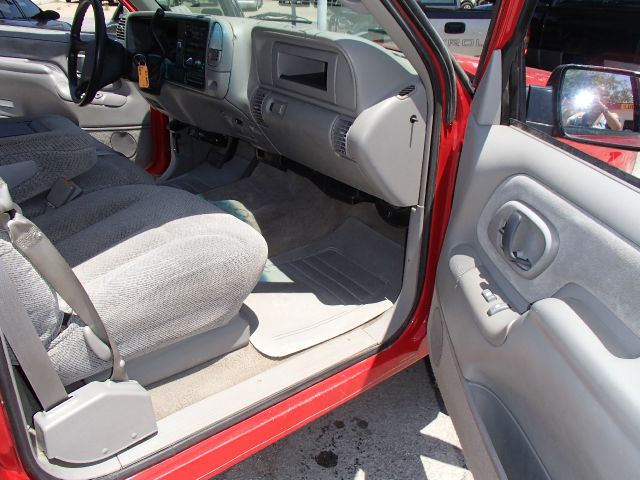 2000 Chevrolet C3500 Signature L Sedan 4D