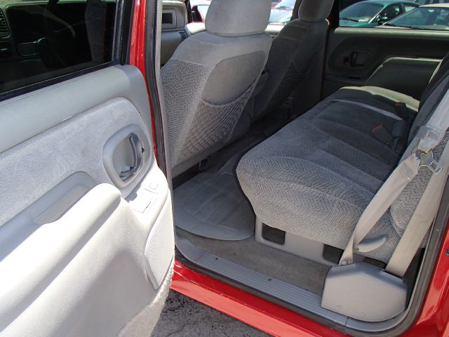 2000 Chevrolet C3500 Signature L Sedan 4D