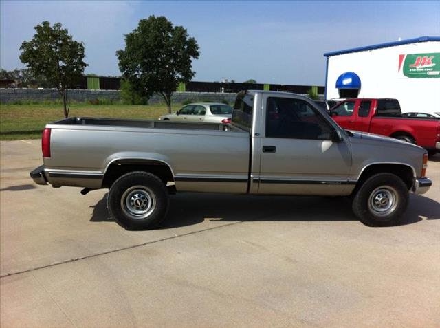 2000 Chevrolet C3500 Limited-2 Tone Paint-3rd Seat