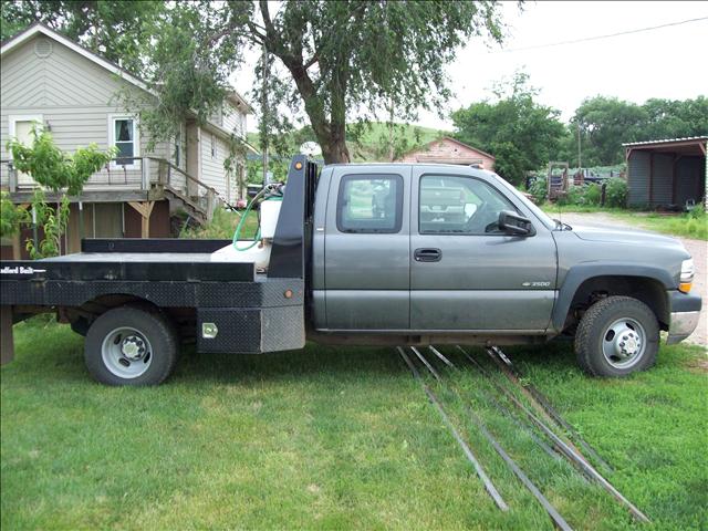 2002 Chevrolet C3500 C300 4dr Sdn 3.0L Luxury RWD Sedan