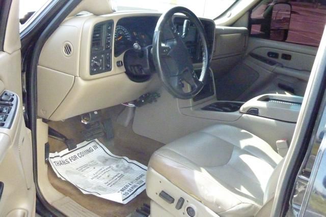 2005 Chevrolet C3500 2008 Nissan 2.5 SL