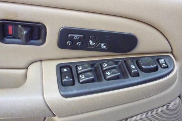 2005 Chevrolet C3500 2008 Nissan 2.5 SL