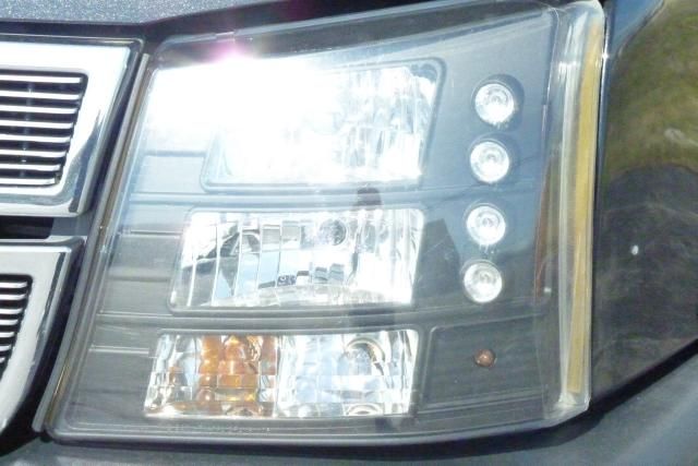 2005 Chevrolet C3500 2008 Nissan 2.5 SL