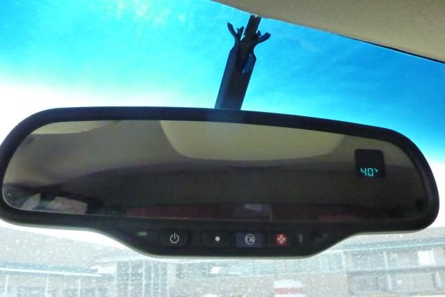 2005 Chevrolet C3500 2008 Nissan 2.5 SL