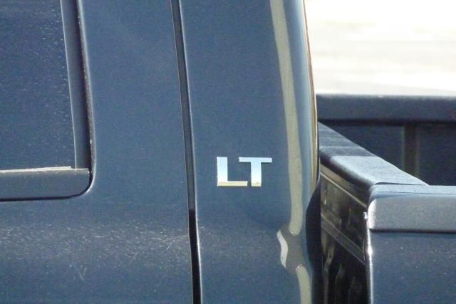 2005 Chevrolet C3500 2008 Nissan 2.5 SL