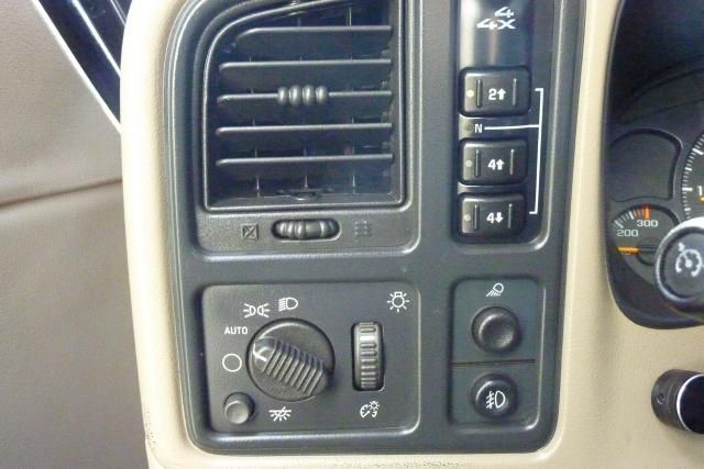 2005 Chevrolet C3500 2008 Nissan 2.5 SL