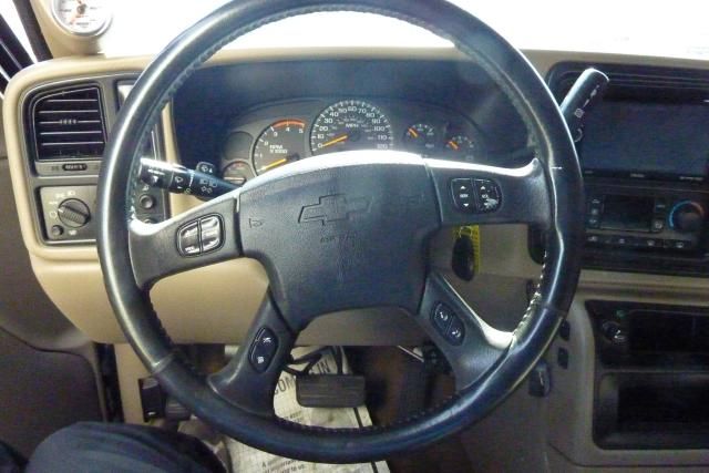 2005 Chevrolet C3500 2008 Nissan 2.5 SL