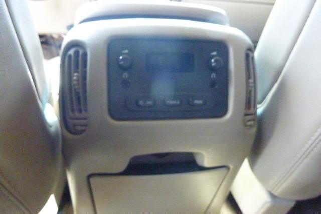 2005 Chevrolet C3500 2008 Nissan 2.5 SL