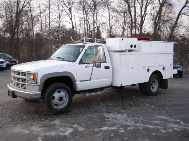 2000 Chevrolet C3500HD Lariat 4D Crew Cab Truck