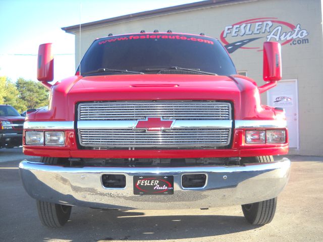 2004 Chevrolet C4500 I SV 4-door