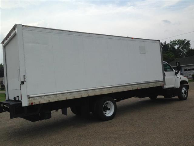 2005 Chevrolet C6500 Evolution MR Sedan 4D