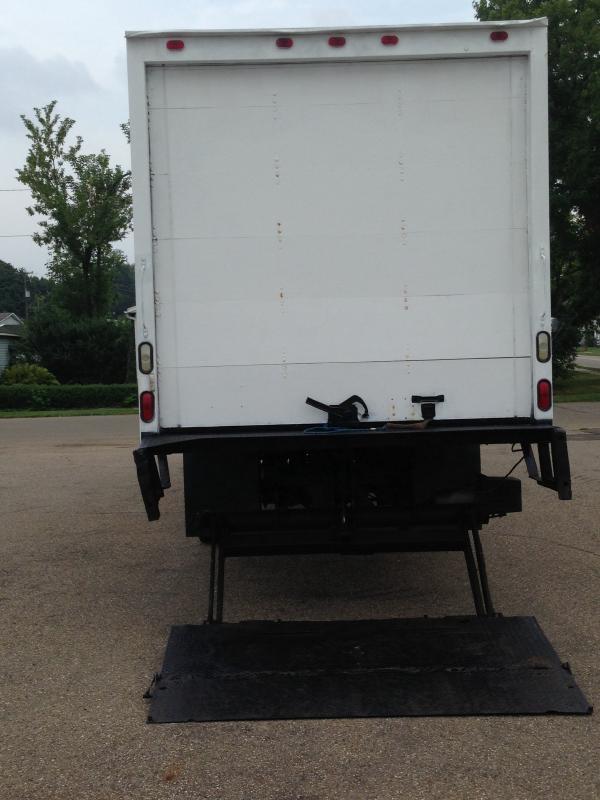 2005 Chevrolet C6500 Evolution MR Sedan 4D