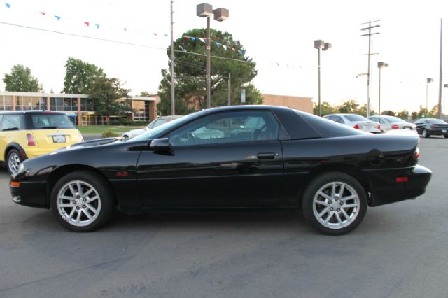 2000 Chevrolet Camaro 4d,ac,pw,sunroof,leather