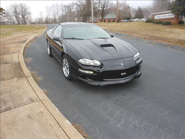 2000 Chevrolet Camaro Reg Cab 135 WB 4WD