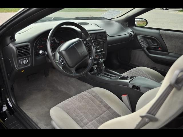 2001 Chevrolet Camaro 4dr Sdn Auto (natl) Hatchback