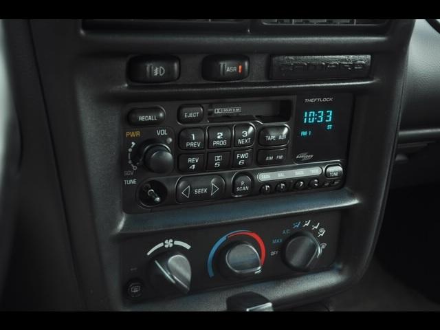 2001 Chevrolet Camaro 4dr Sdn Auto (natl) Hatchback