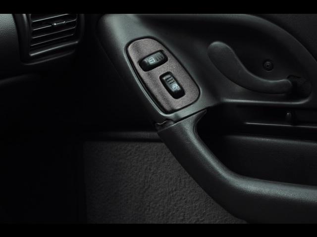 2001 Chevrolet Camaro 4dr Sdn Auto (natl) Hatchback