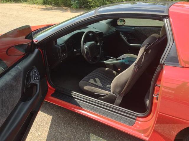 2002 Chevrolet Camaro SE2