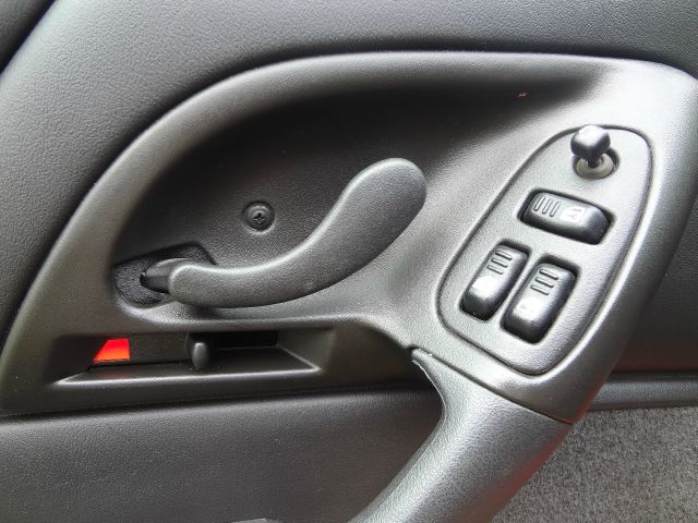 2002 Chevrolet Camaro 4d,ac,pw,sunroof,leather