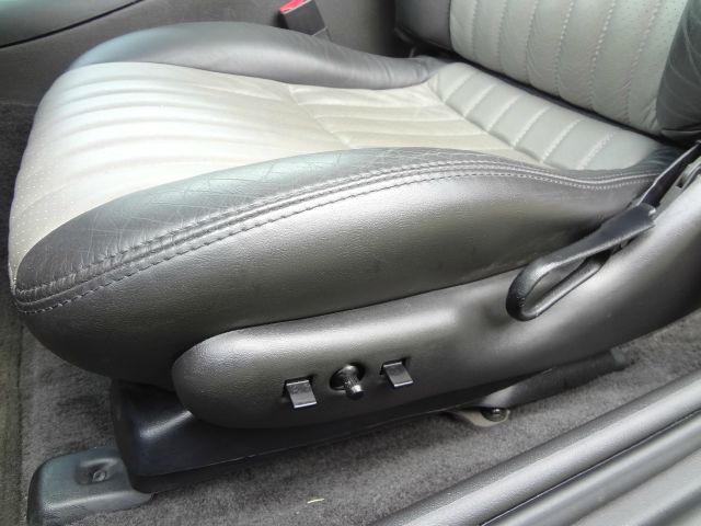 2002 Chevrolet Camaro 4d,ac,pw,sunroof,leather