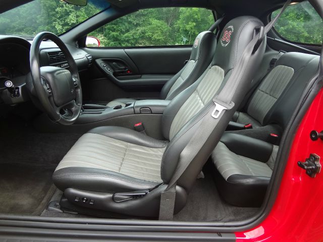 2002 Chevrolet Camaro 4d,ac,pw,sunroof,leather
