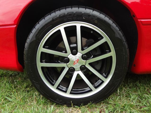 2002 Chevrolet Camaro 4d,ac,pw,sunroof,leather