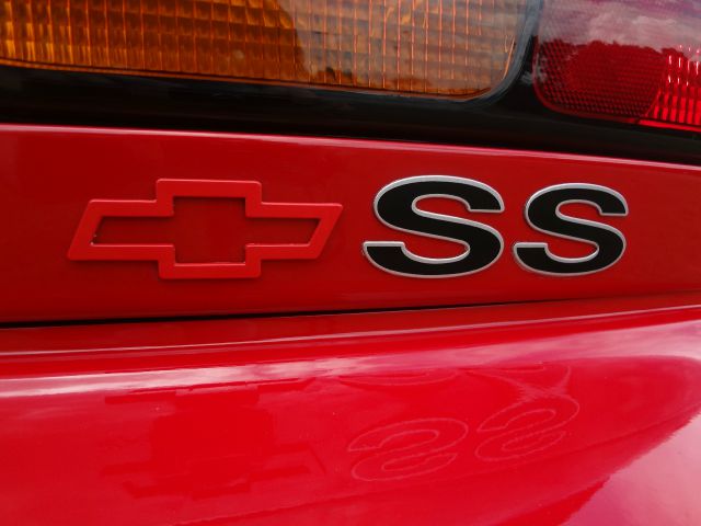 2002 Chevrolet Camaro 4d,ac,pw,sunroof,leather