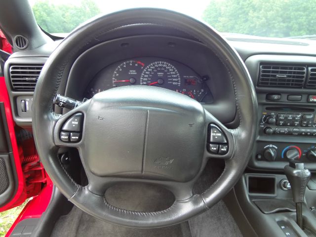 2002 Chevrolet Camaro 4d,ac,pw,sunroof,leather