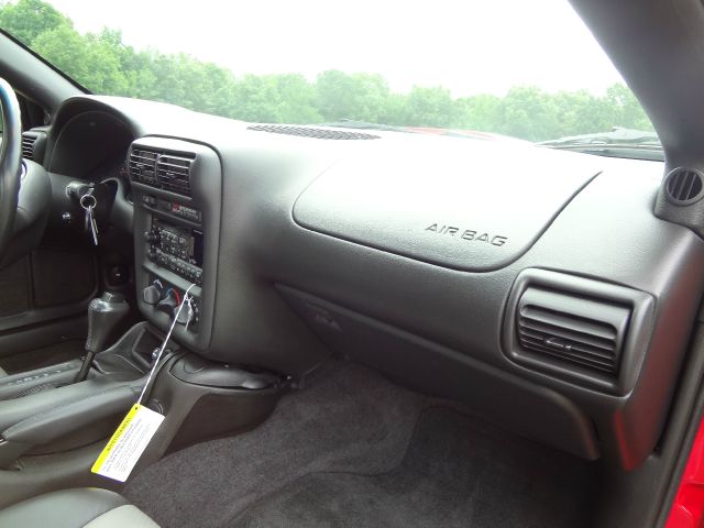 2002 Chevrolet Camaro 4d,ac,pw,sunroof,leather
